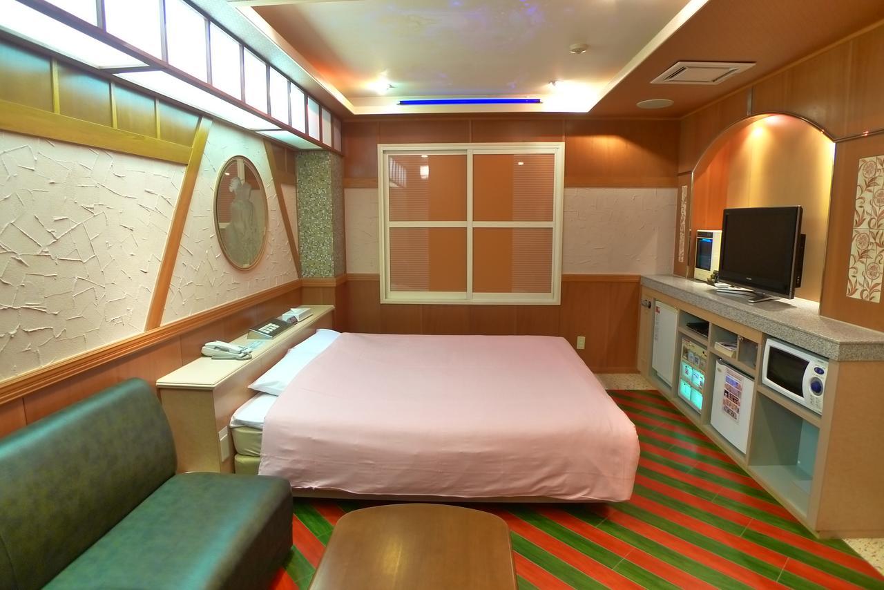 Resort Inn Golf Gotemba (Adults Only) Buitenkant foto
